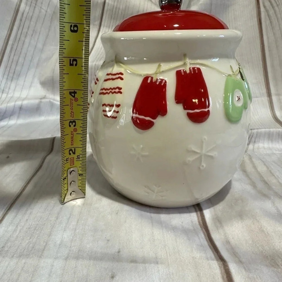Hallmark Cookie Jar Small Ceramic Round Mittens Red Lid Christmas Winter Holiday - Picture 3 of 7